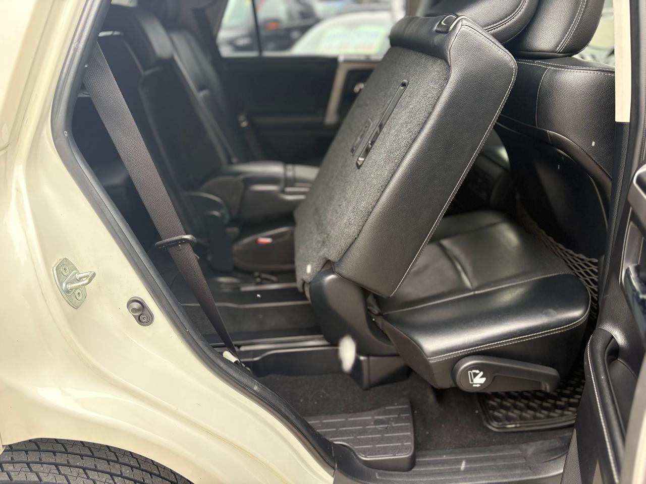 2015 Toyota 4Runner SR5,LEATHER,SUNROOF,NAV,NO ACCIDENT,CERTIFIED Photo