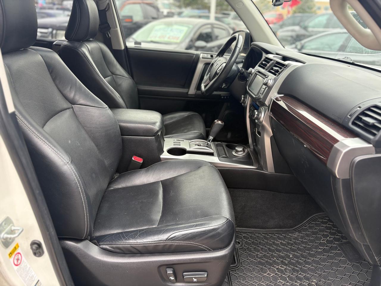 2015 Toyota 4Runner SR5,LEATHER,SUNROOF,NAV,NO ACCIDENT,CERTIFIED Photo