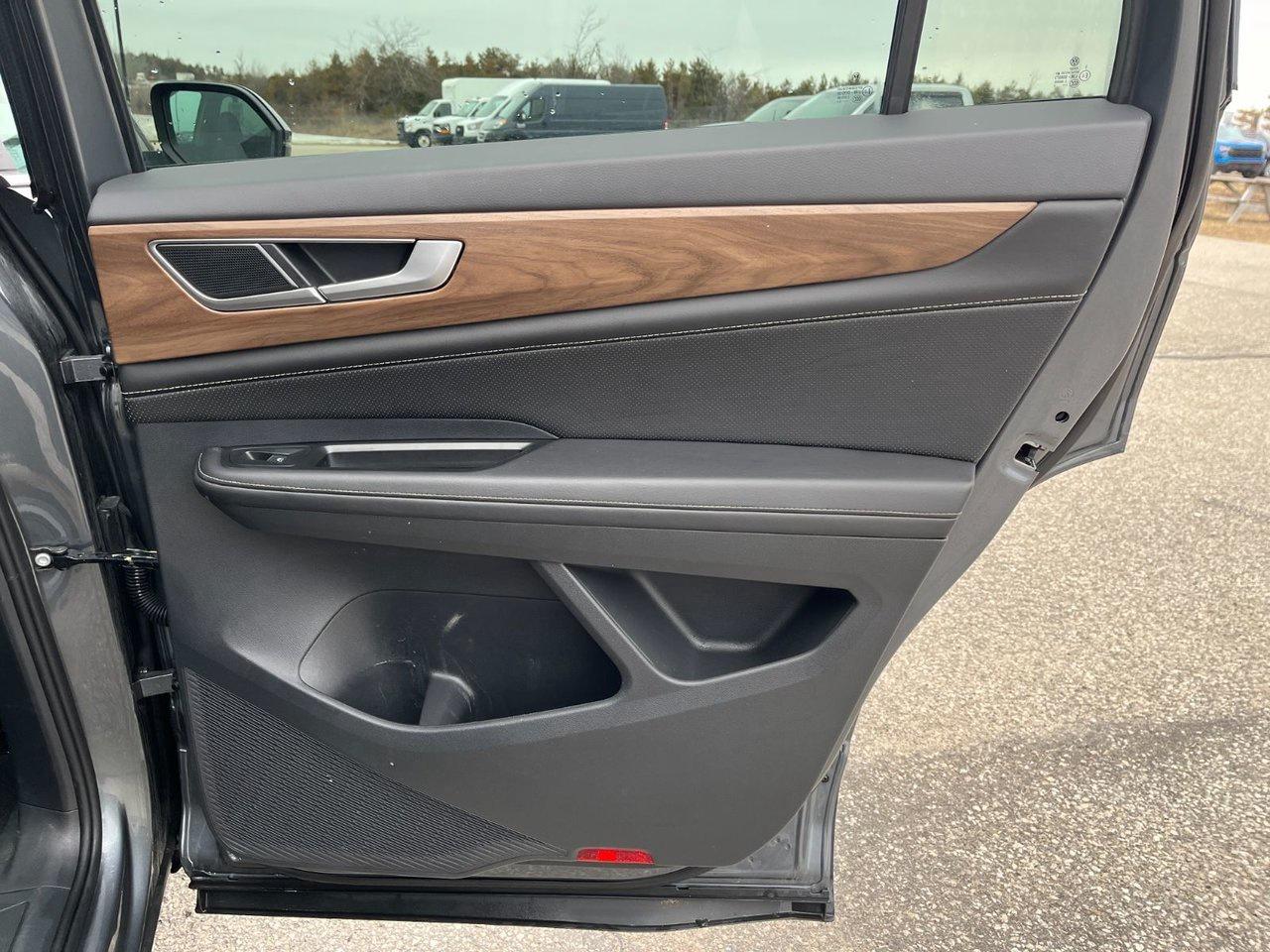 2025 Volkswagen Atlas Comfortline 2.0 TSI 4MOTION Photo