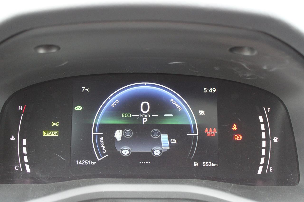 2025 Toyota Camry SE Photo