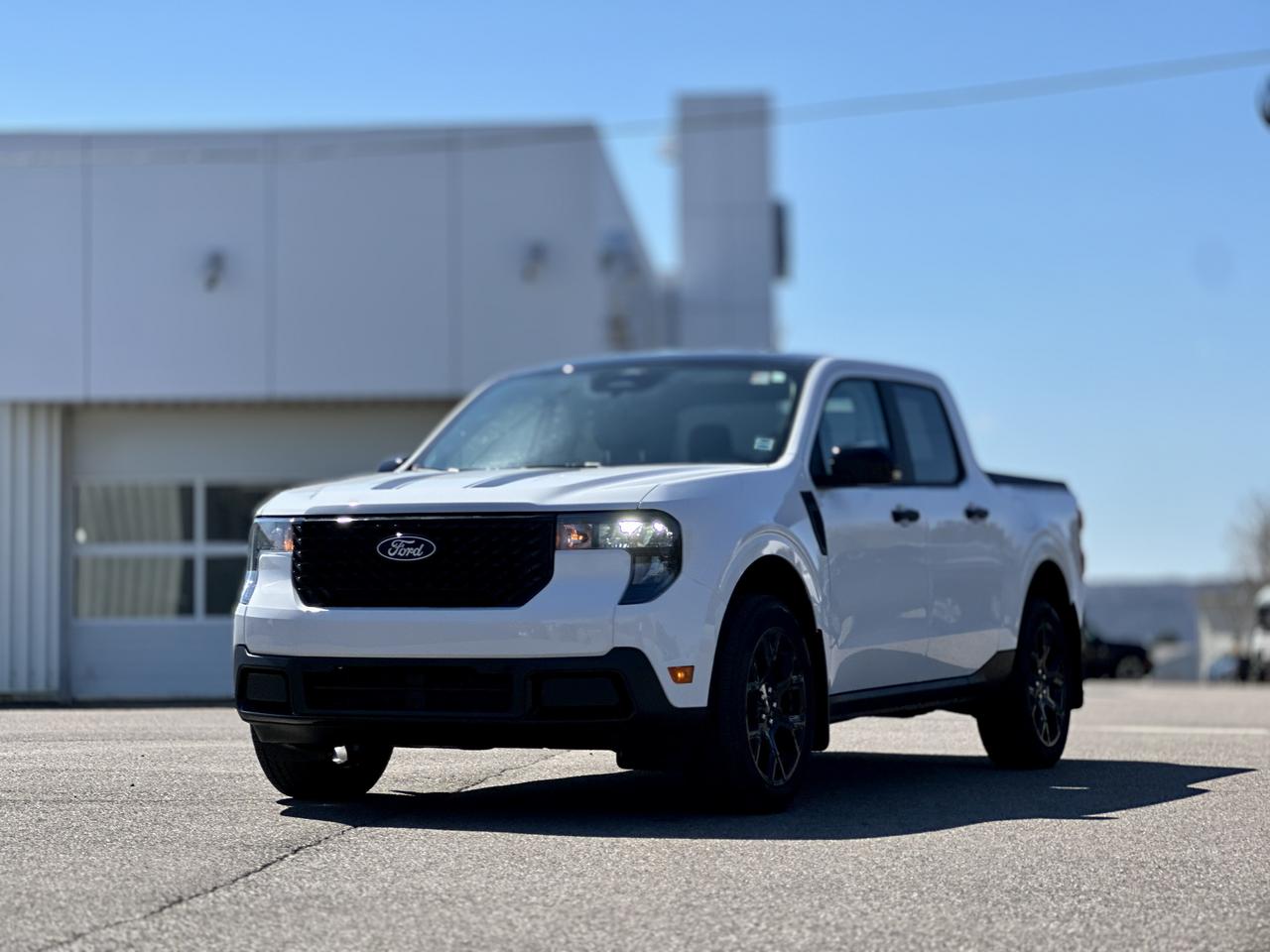 2026 Ford Maverick XLT AWD SuperCrew Photo2