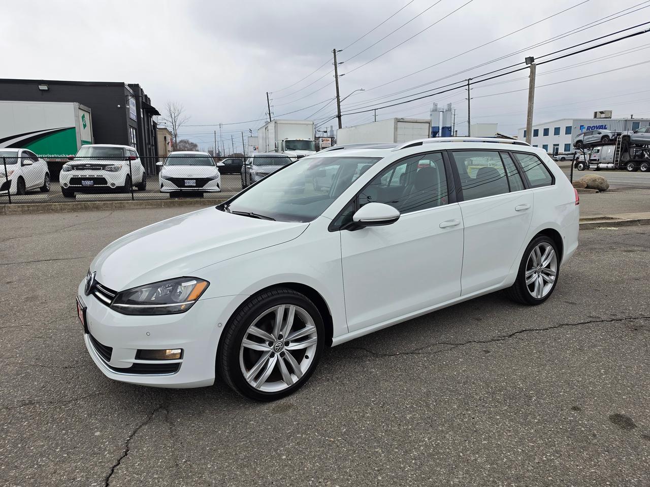 2017 Volkswagen Golf SportWagen Highline Photo