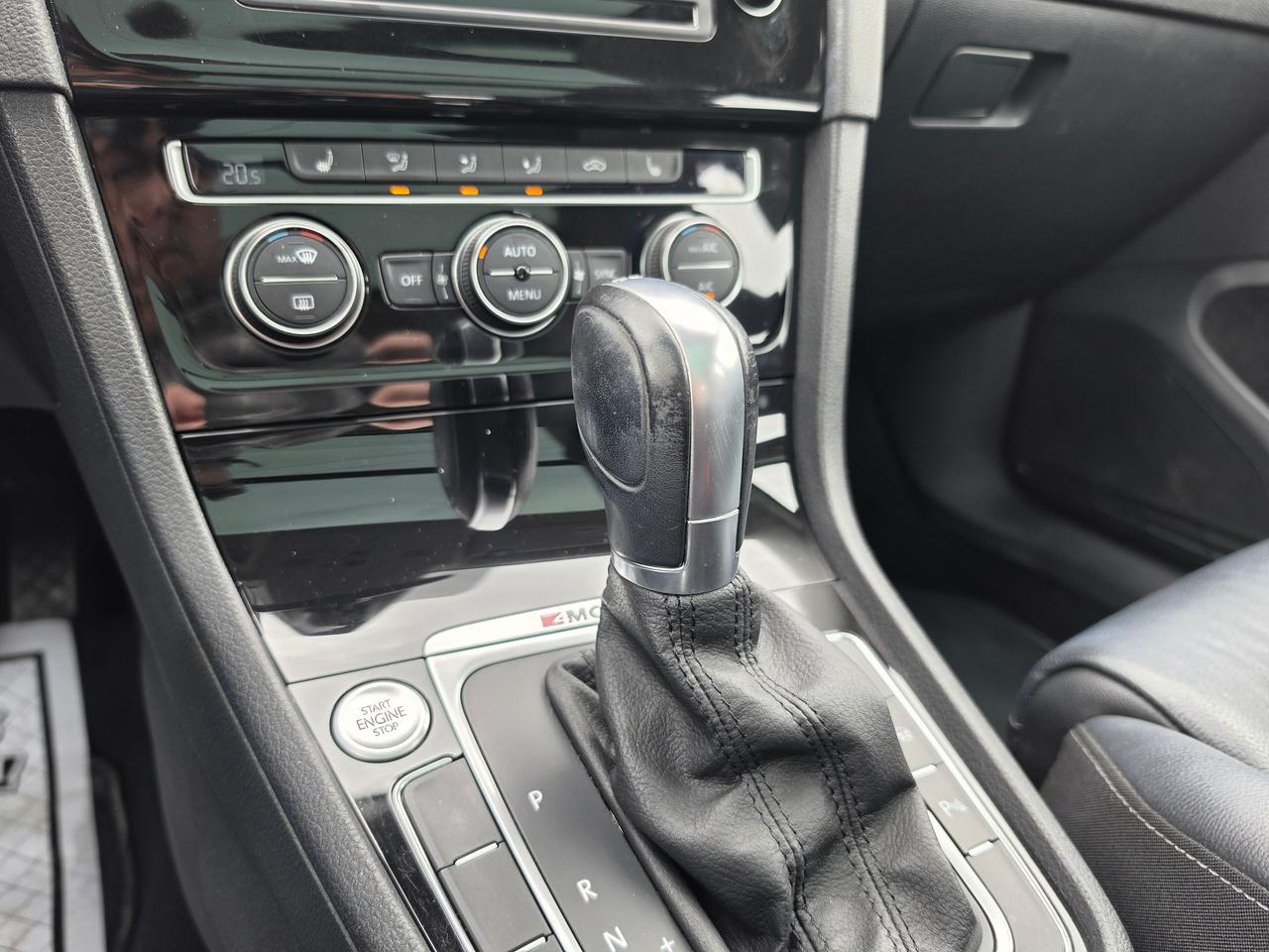 2017 Volkswagen Golf SportWagen Highline Photo