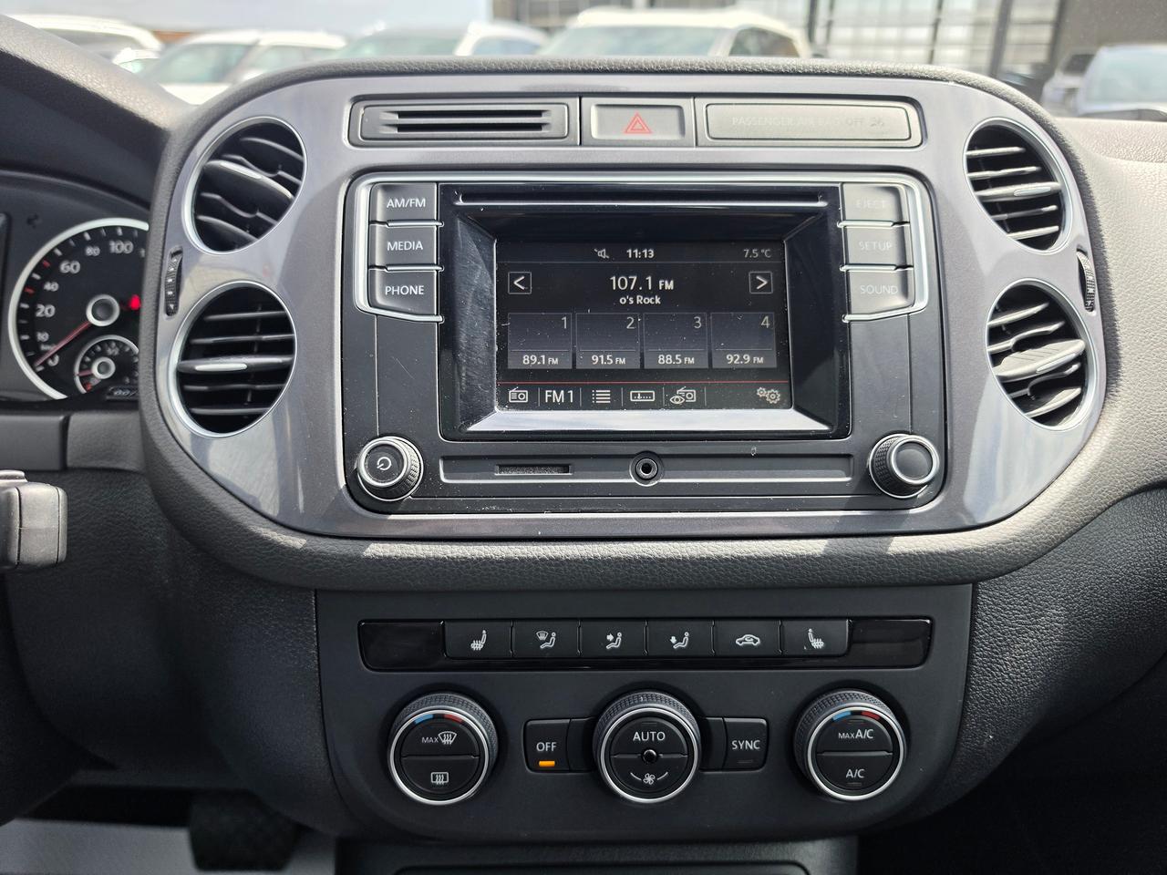 2016 Volkswagen Tiguan 4MOTION 4dr Auto Special Edition Photo