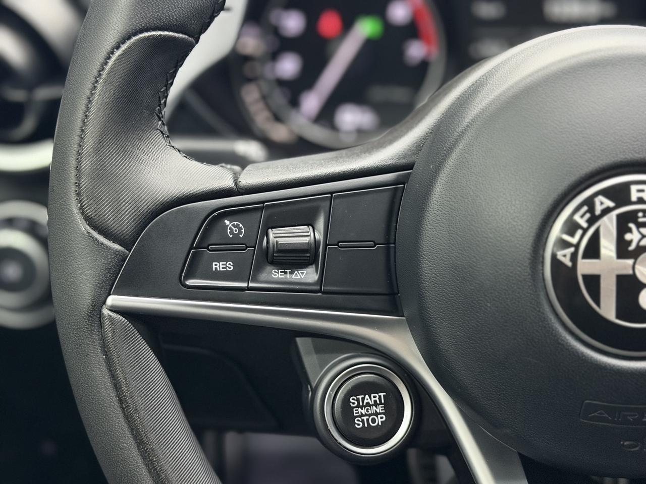 2017 Alfa Romeo Giulia TI|NAV|BACKUP|HK SOUND|PANO|ONE OWNER| Photo