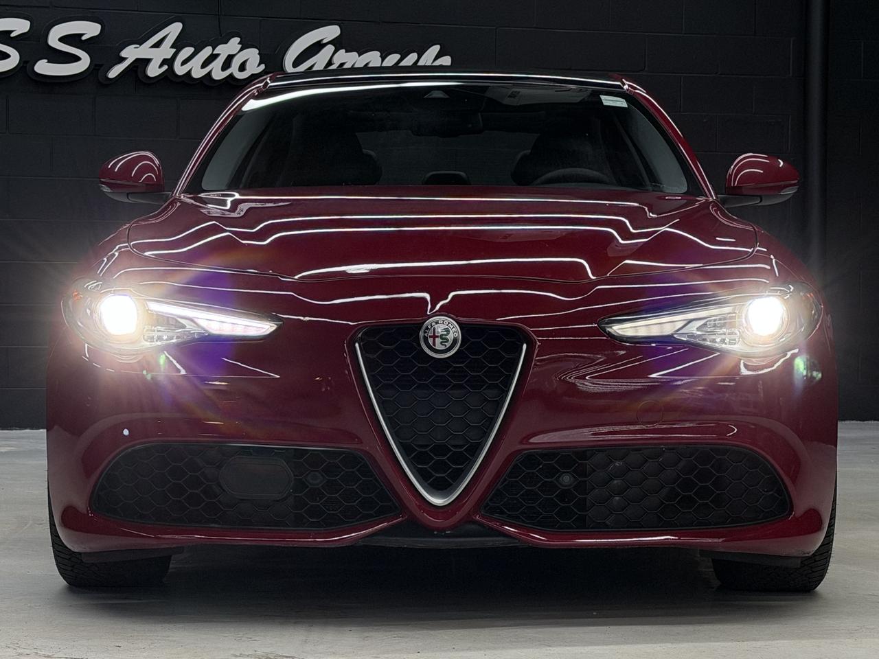 2017 Alfa Romeo Giulia TI|NAV|BACKUP|HK SOUND|PANO|ONE OWNER| Photo