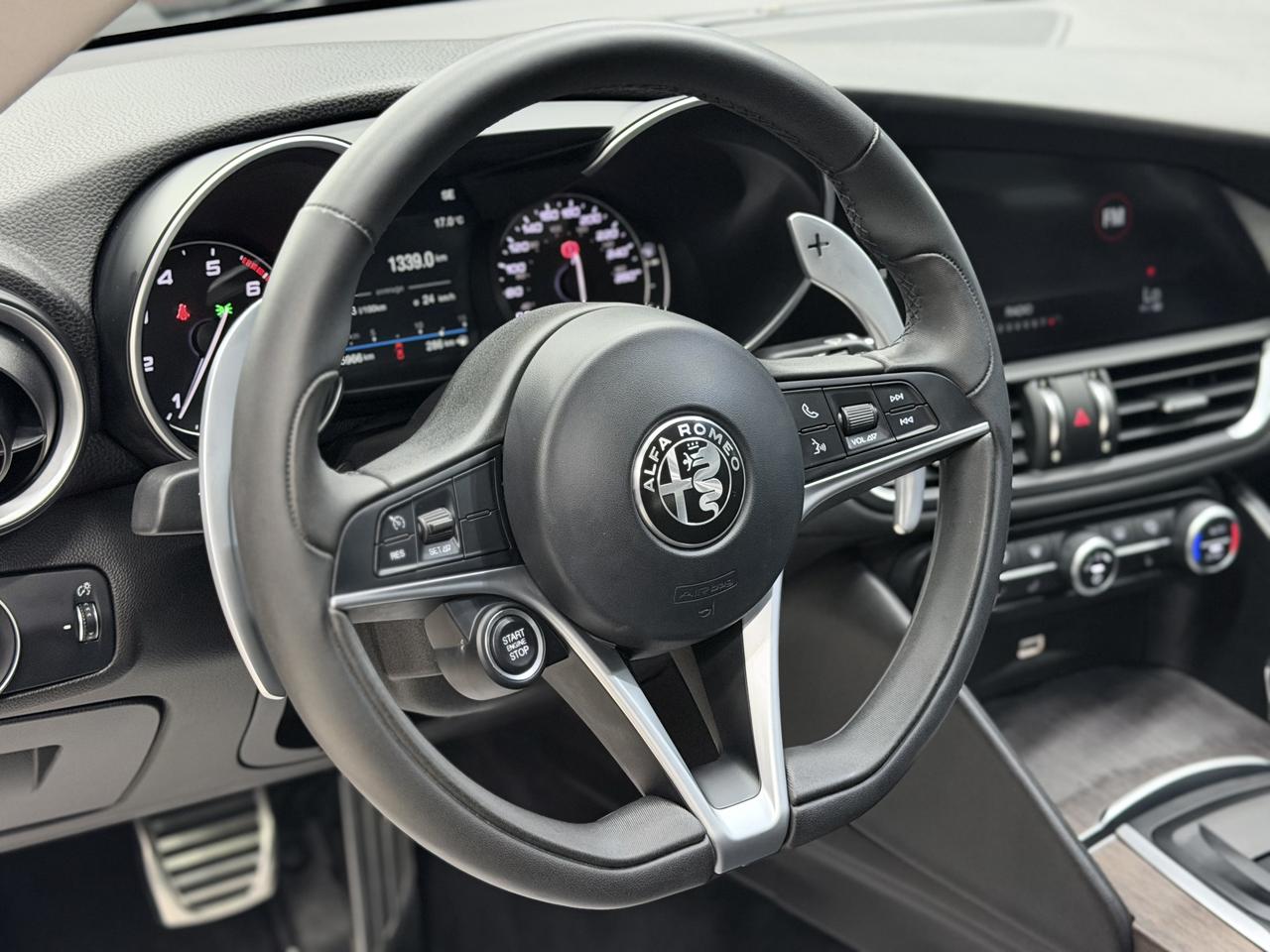 2017 Alfa Romeo Giulia TI|NAV|BACKUP|HK SOUND|PANO|ONE OWNER| Photo