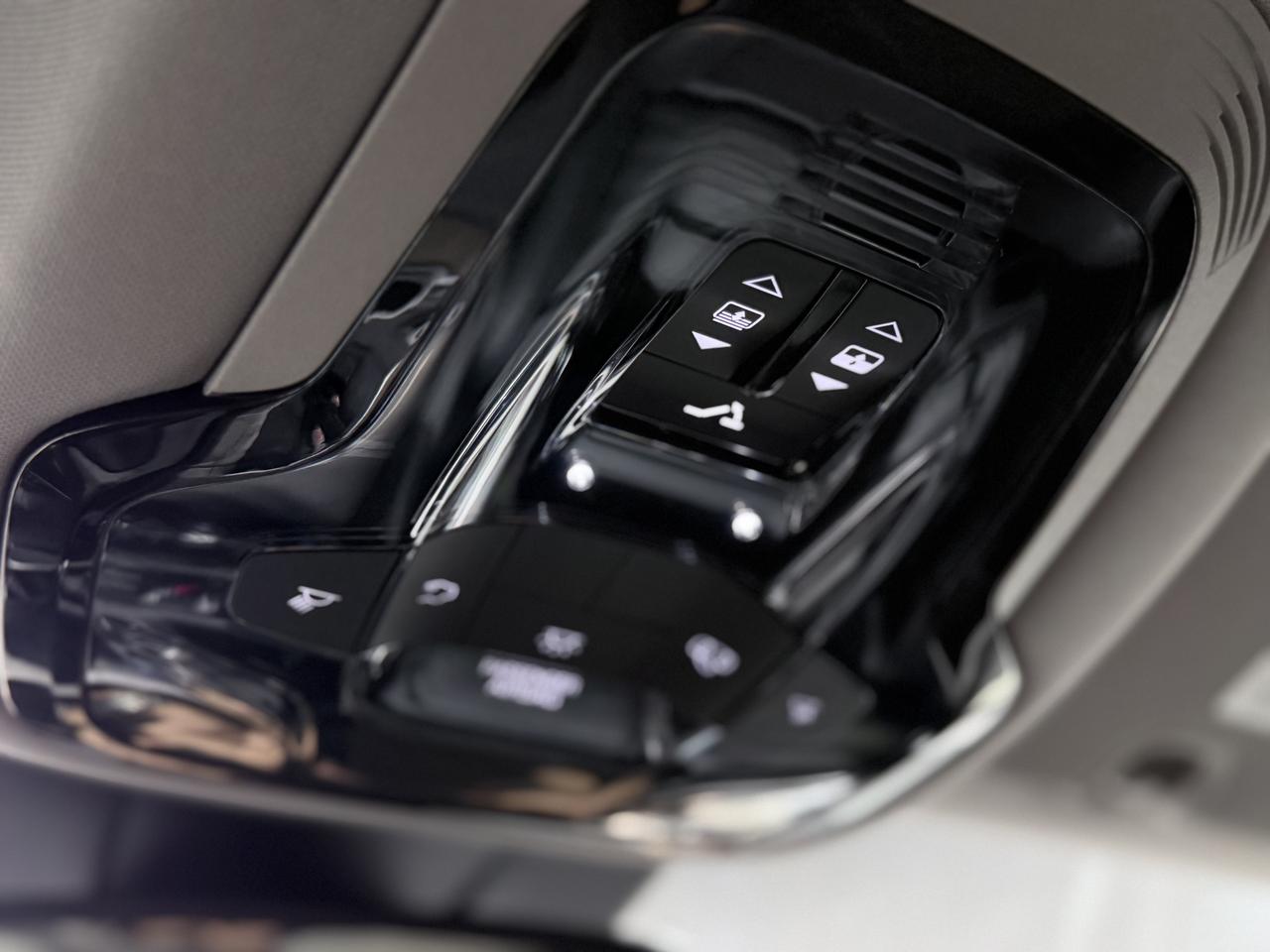 2017 Alfa Romeo Giulia TI|NAV|BACKUP|HK SOUND|PANO|ONE OWNER| Photo