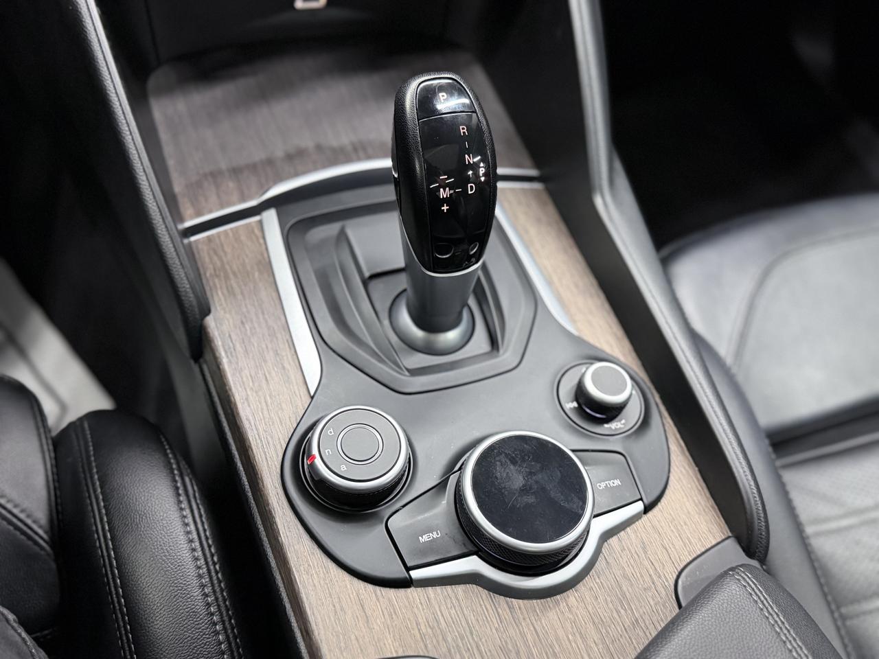 2017 Alfa Romeo Giulia TI|NAV|BACKUP|HK SOUND|PANO|ONE OWNER| Photo