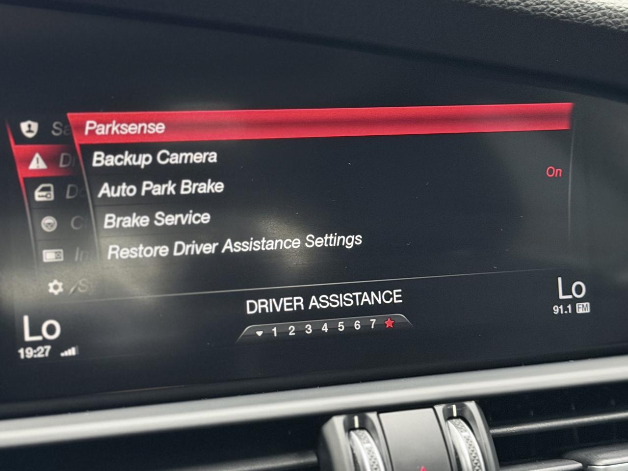 2017 Alfa Romeo Giulia TI|NAV|BACKUP|HK SOUND|PANO|ONE OWNER| Photo