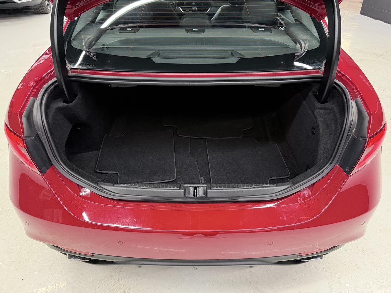 2017 Alfa Romeo Giulia TI|NAV|BACKUP|HK SOUND|PANO|ONE OWNER| Photo