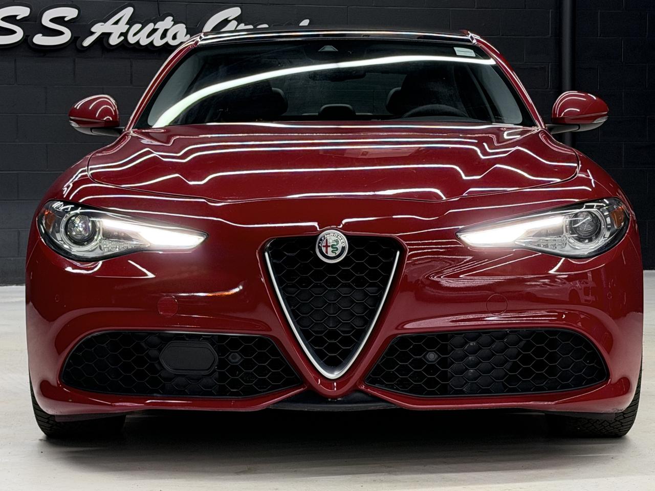 2017 Alfa Romeo Giulia TI|NAV|BACKUP|HK SOUND|PANO|ONE OWNER| Photo