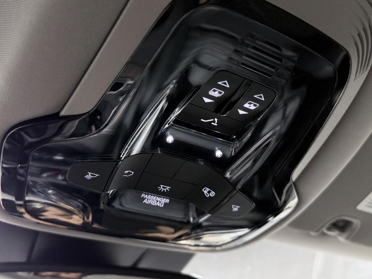 2017 Alfa Romeo Giulia TI|NAV|BACKUP|HK SOUND|PANO|ONE OWNER| Photo