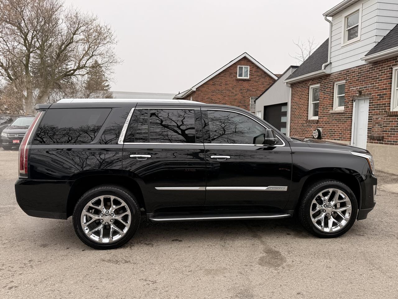 2019 Cadillac Escalade LUXURY Photo