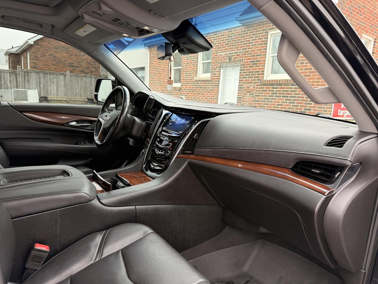 2019 Cadillac Escalade LUXURY Photo