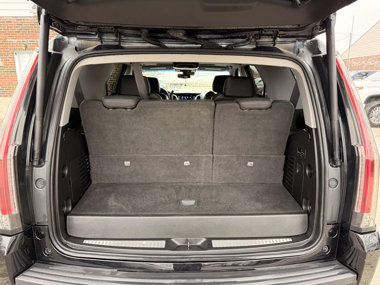 2019 Cadillac Escalade LUXURY Photo