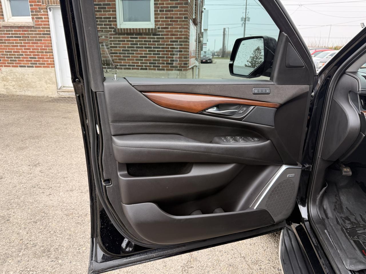 2019 Cadillac Escalade LUXURY Photo