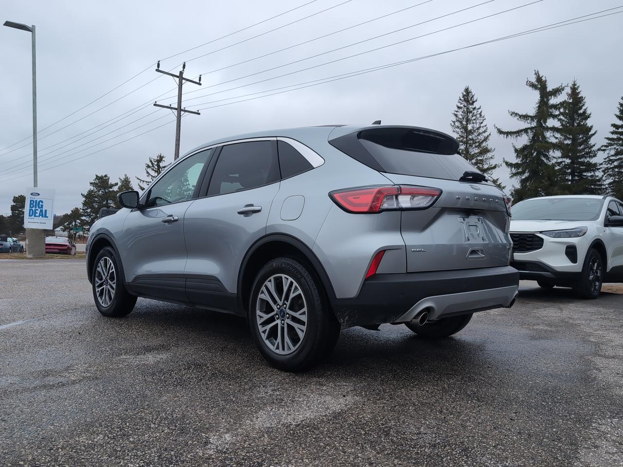 2022 Ford Escape SEL Hybrid AWD Photo3
