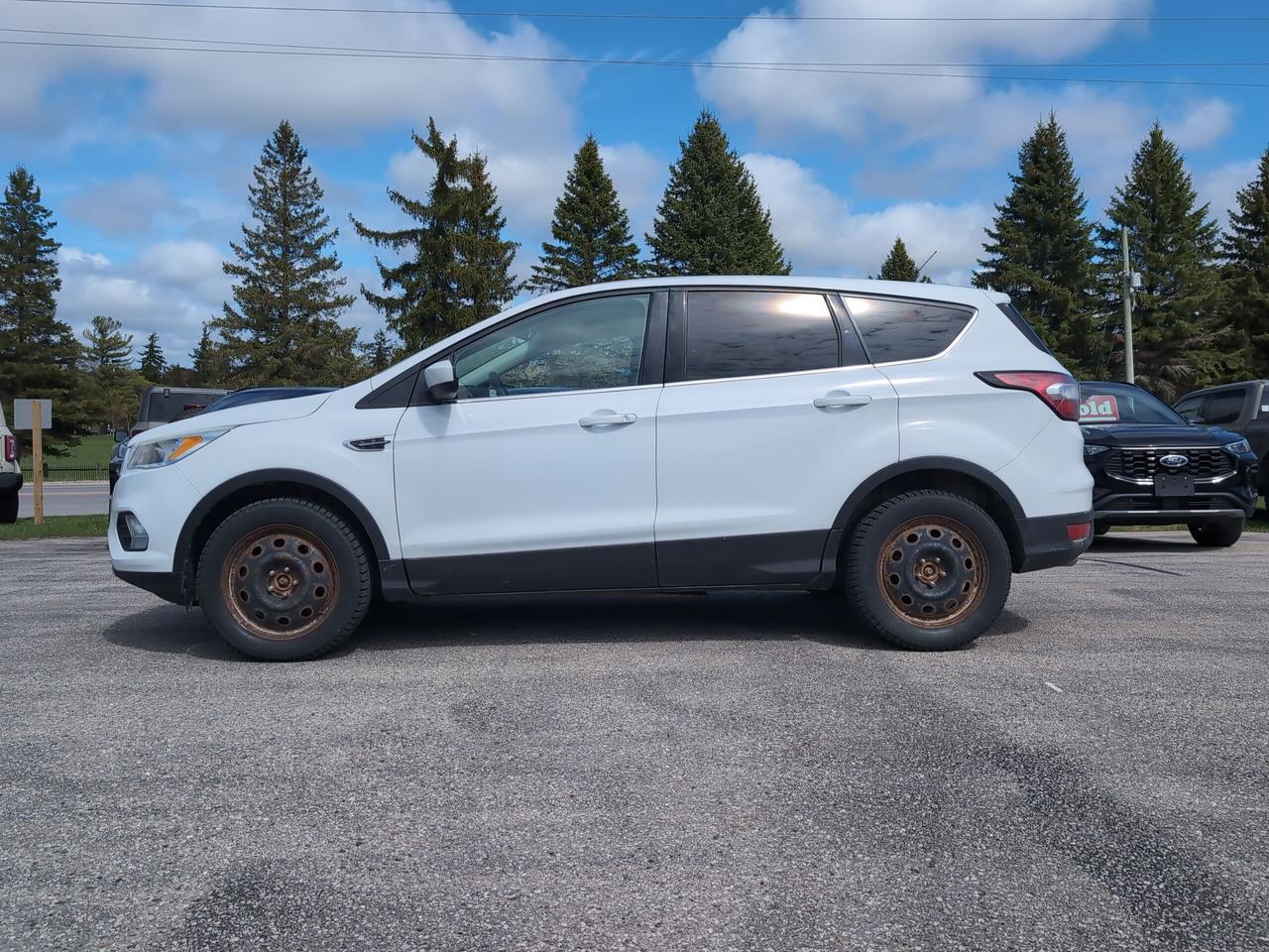 2017 Ford Escape SE 4WD Photo2
