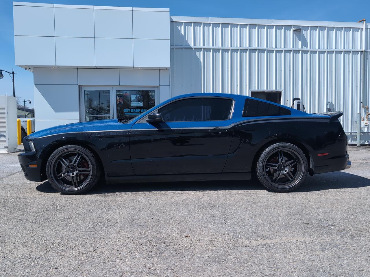 2013 Ford Mustang GT Photo2