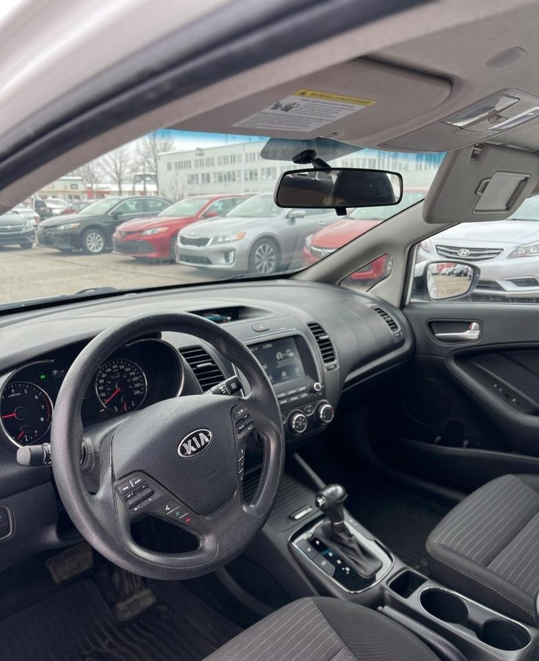 2018 Kia Forte LX Photo3
