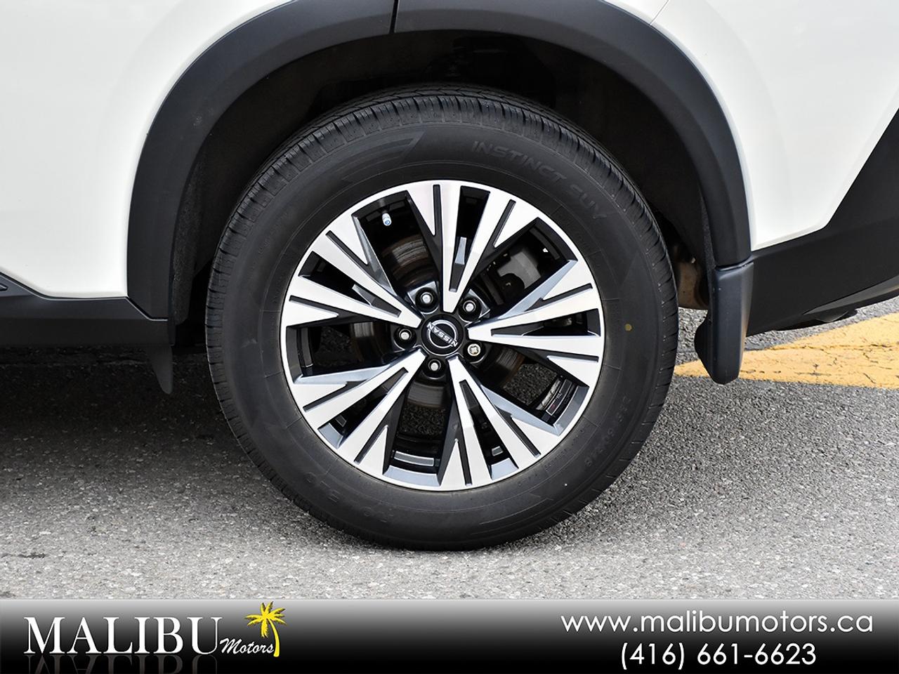 2022 Nissan Rogue SV Photo