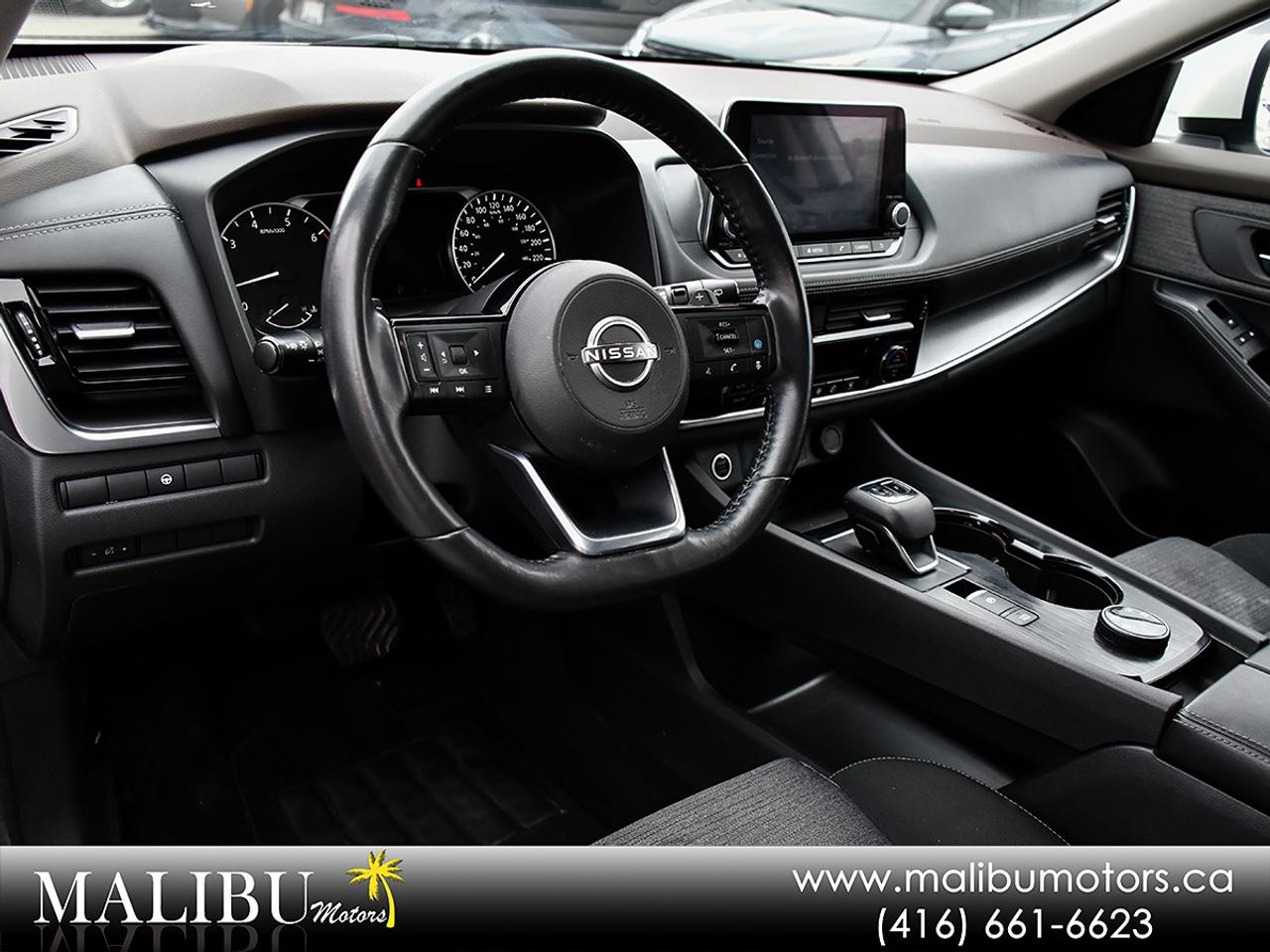 2022 Nissan Rogue SV Photo