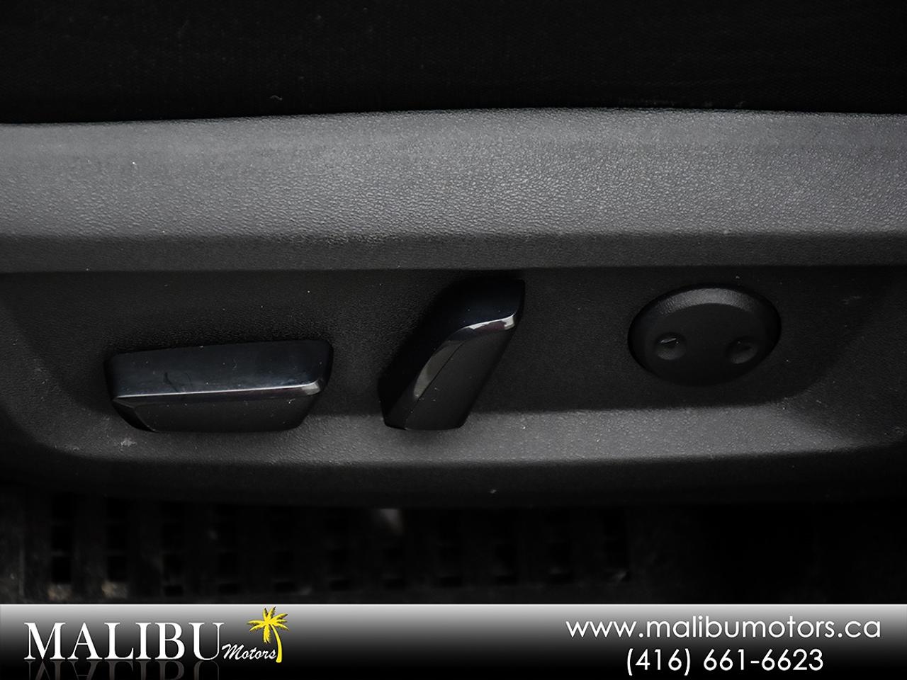 2022 Nissan Rogue SV Photo