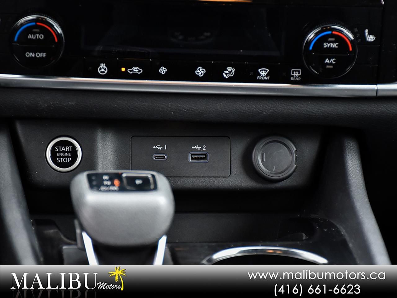 2022 Nissan Rogue SV Photo