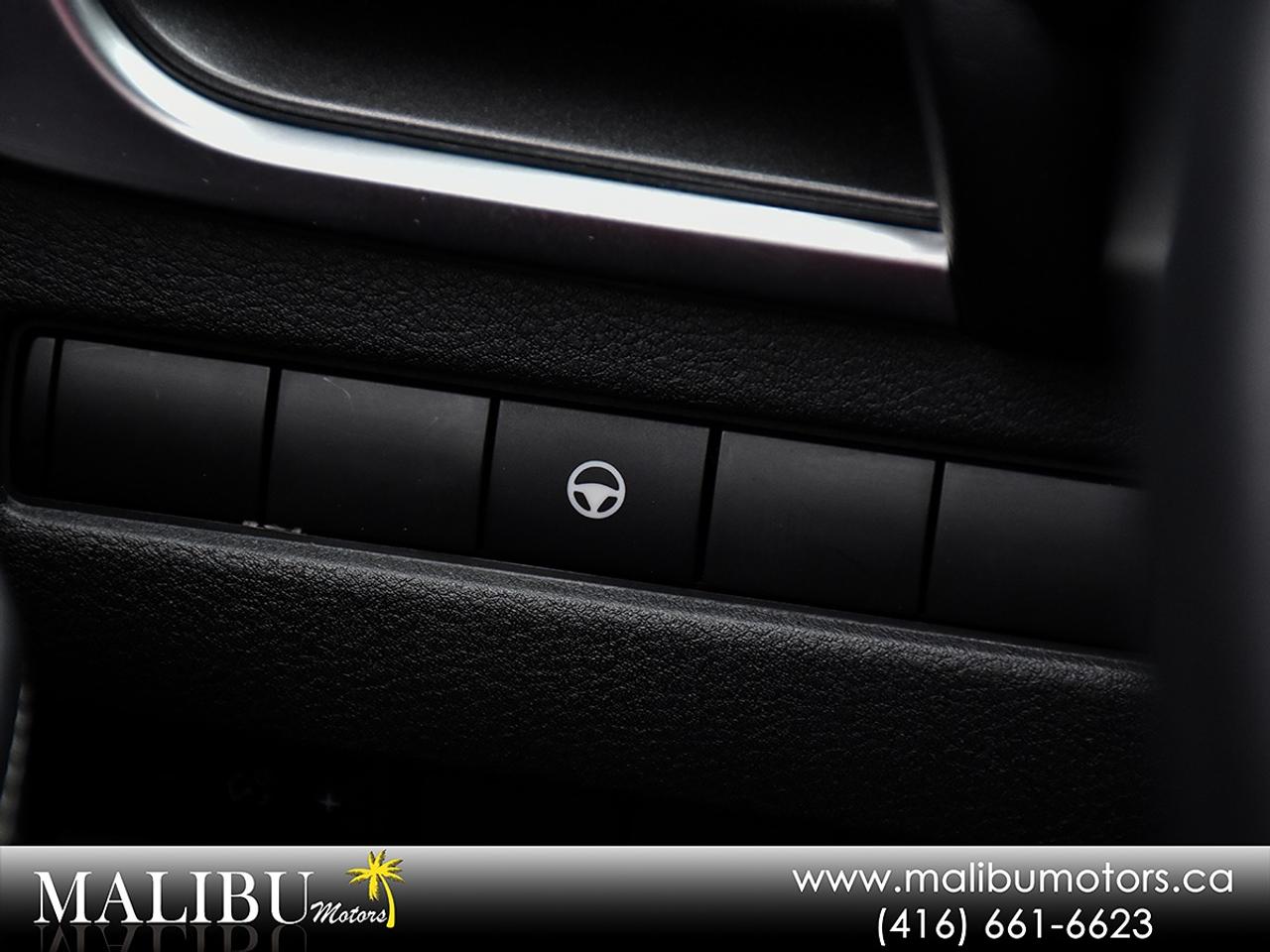 2022 Nissan Rogue SV Photo