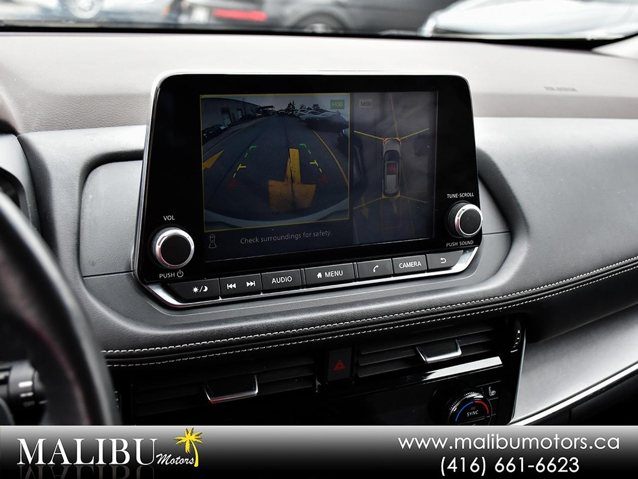 2022 Nissan Rogue SV Photo