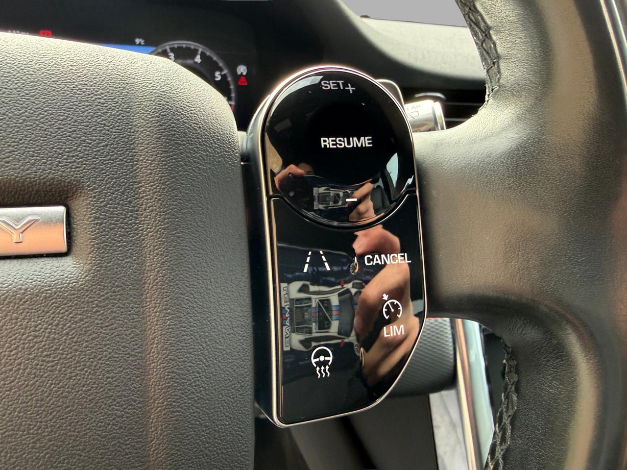 2020 Land Rover Discovery Sport R-Dynamic SE 4WD Photo