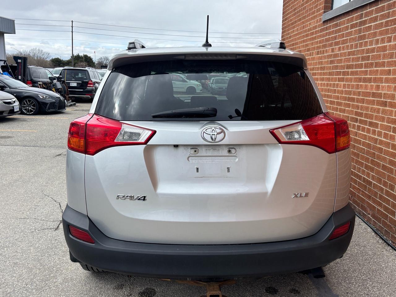2014 Toyota RAV4 FWD 4dr XLE Photo