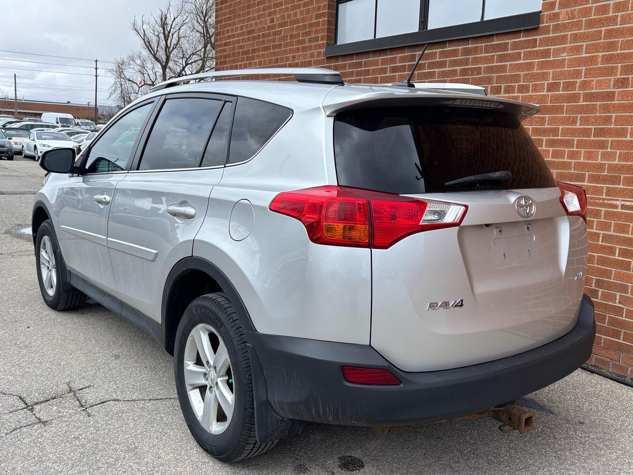 2014 Toyota RAV4 FWD 4dr XLE Photo