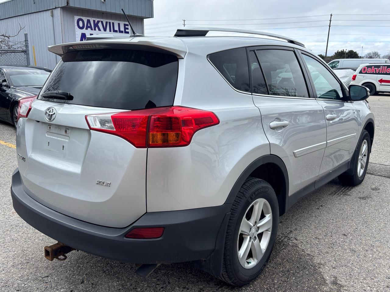 2014 Toyota RAV4 FWD 4dr XLE Photo