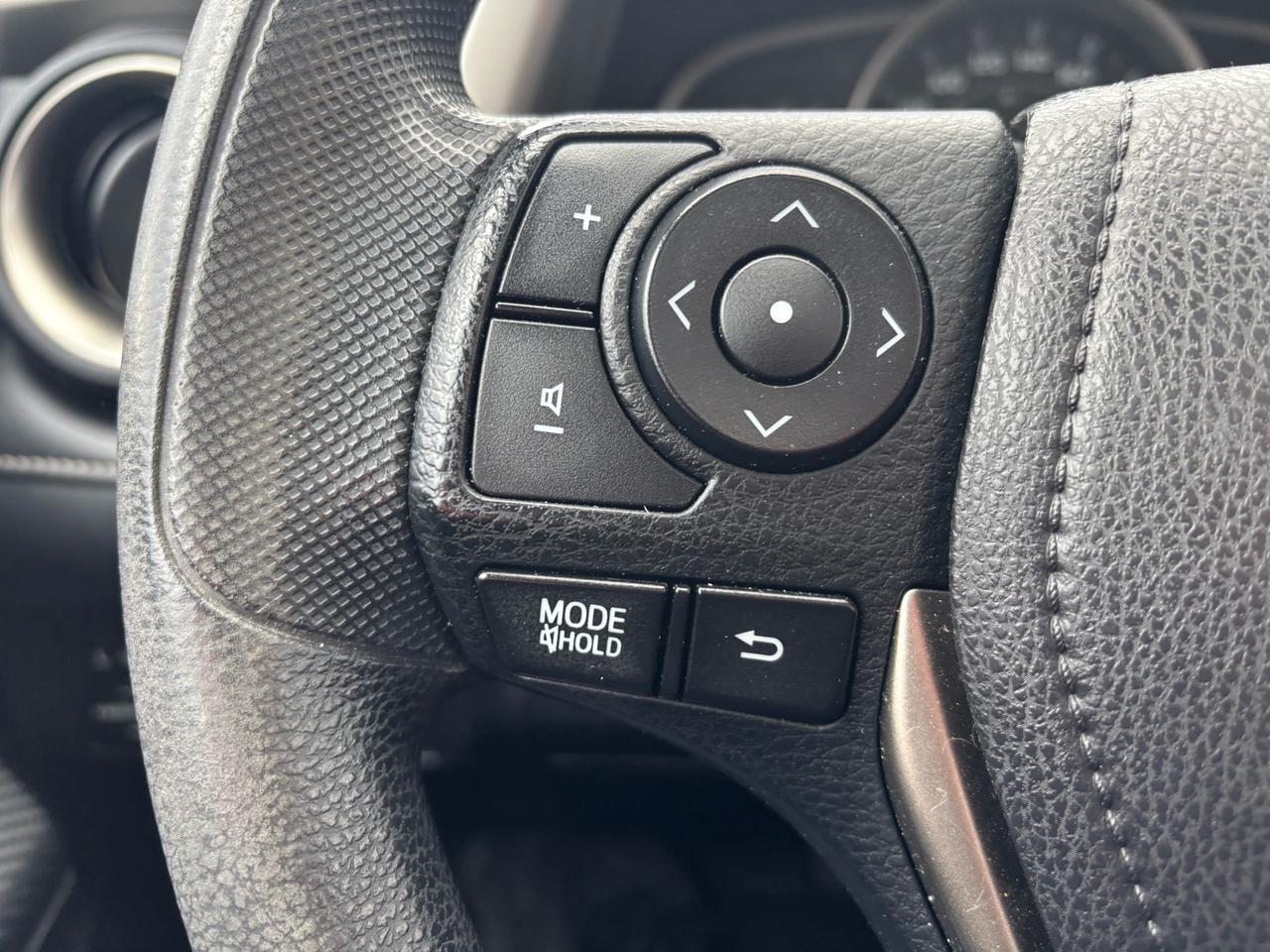 2014 Toyota RAV4 FWD 4dr XLE Photo