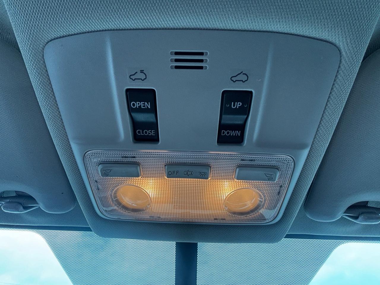 2014 Toyota RAV4 FWD 4dr XLE Photo