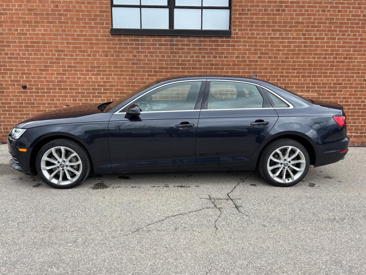 2017 Audi A4 4dr Sdn Auto Progressiv quattro Photo2