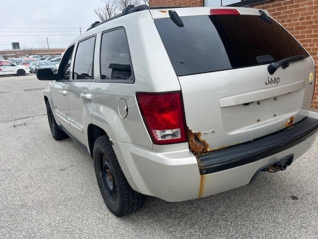 2010 Jeep Grand Cherokee 4WD 4dr North Photo