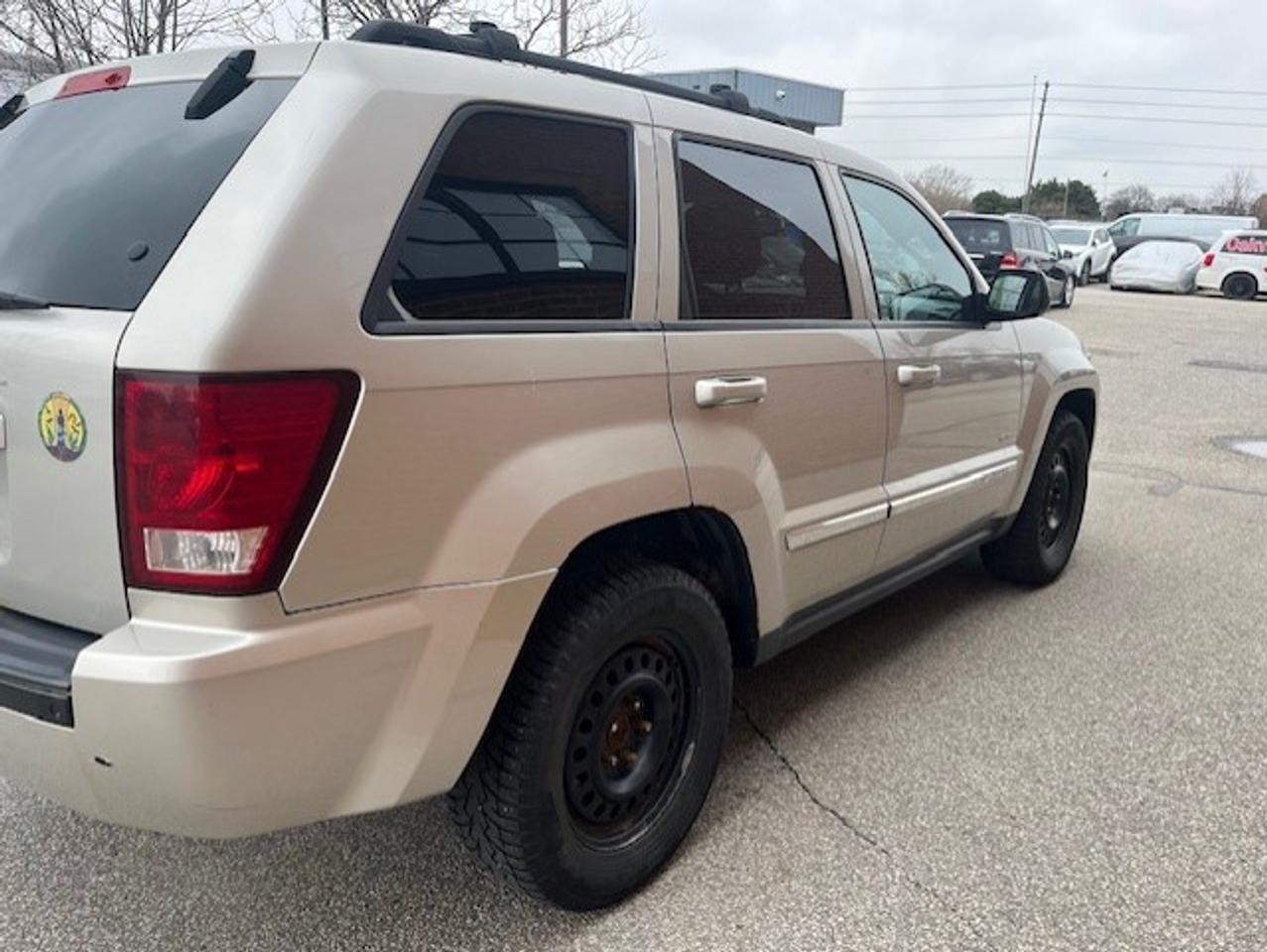 2010 Jeep Grand Cherokee 4WD 4dr North Photo