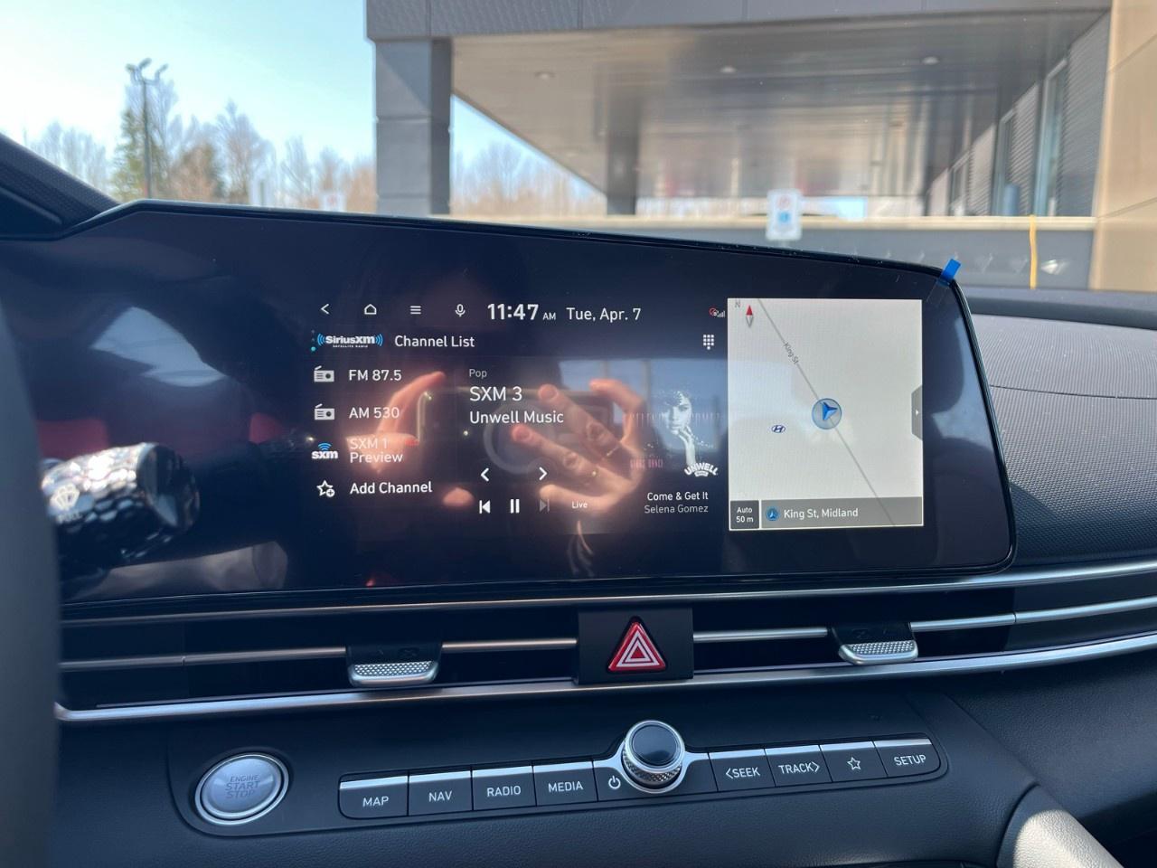 2026 Hyundai Elantra Luxury IVT Photo