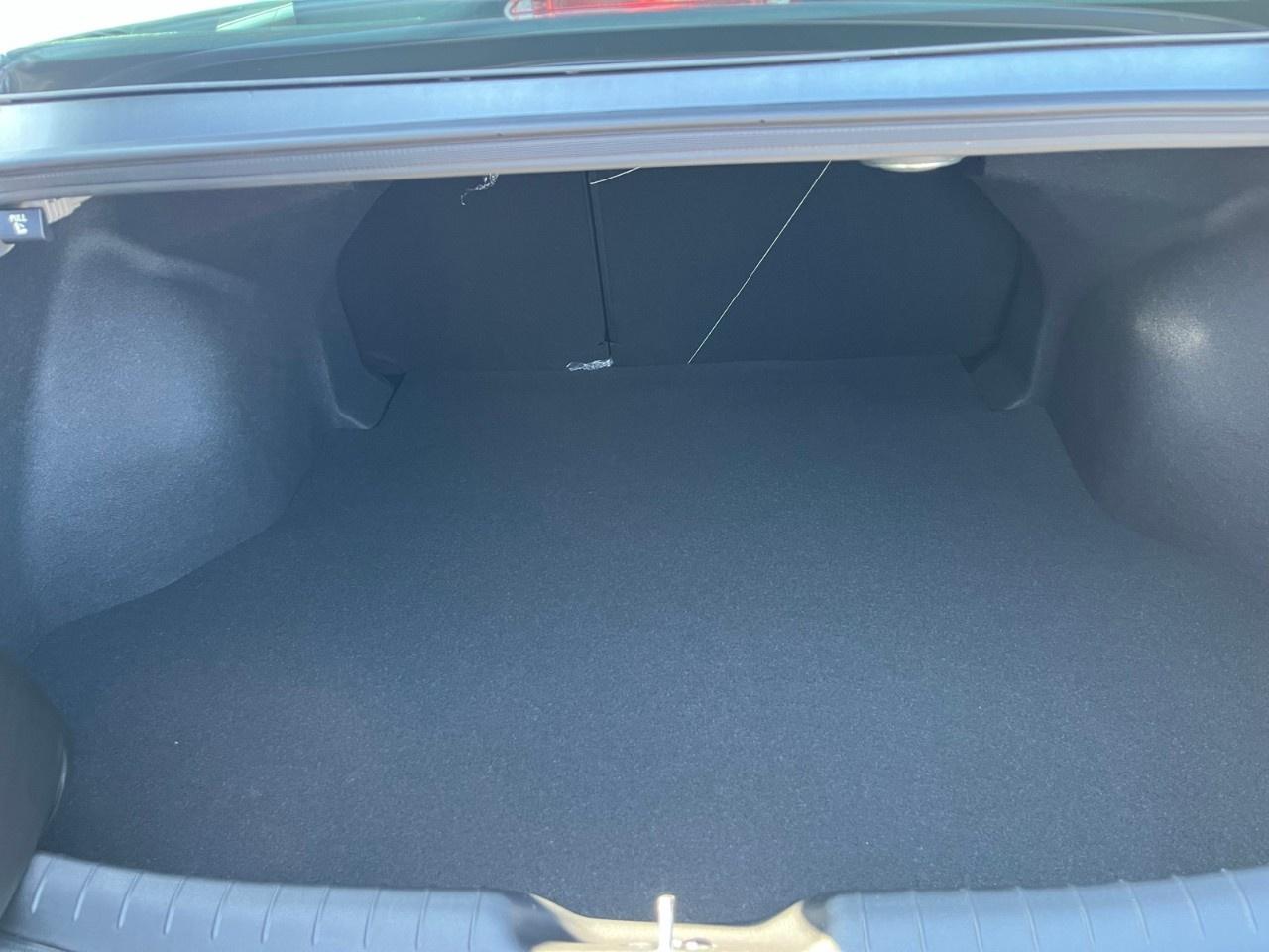 2026 Hyundai Elantra Luxury IVT Photo