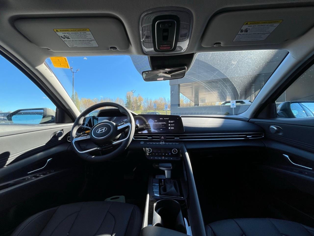 2026 Hyundai Elantra Luxury IVT Photo