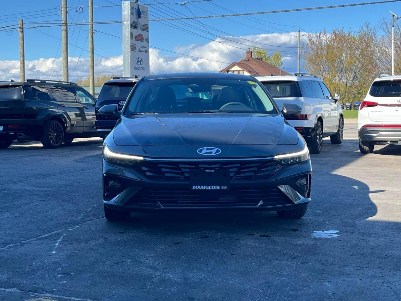 2026 Hyundai Elantra Luxury IVT Photo