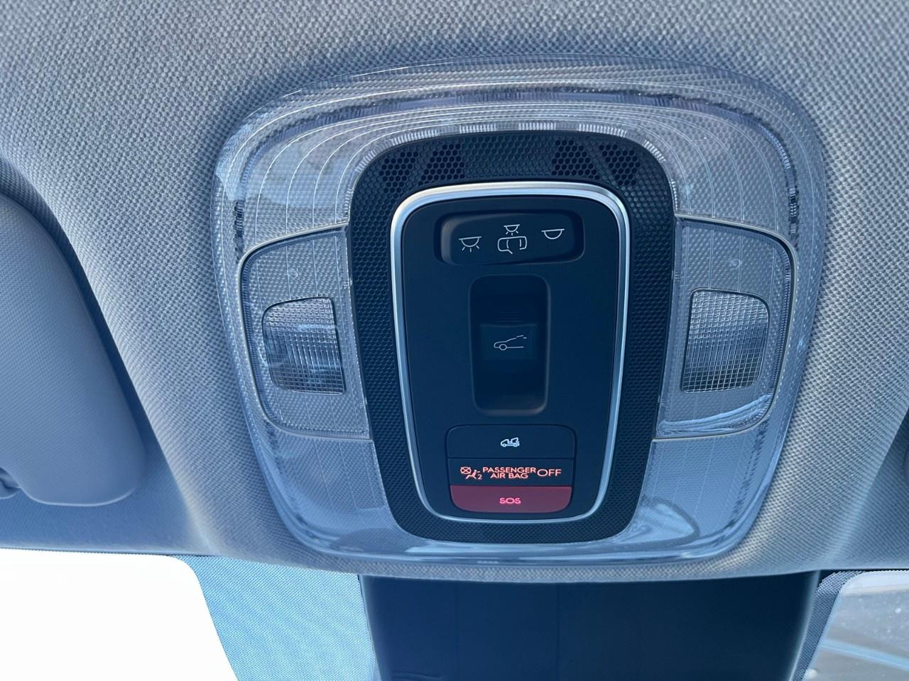2026 Hyundai Elantra Luxury IVT Photo