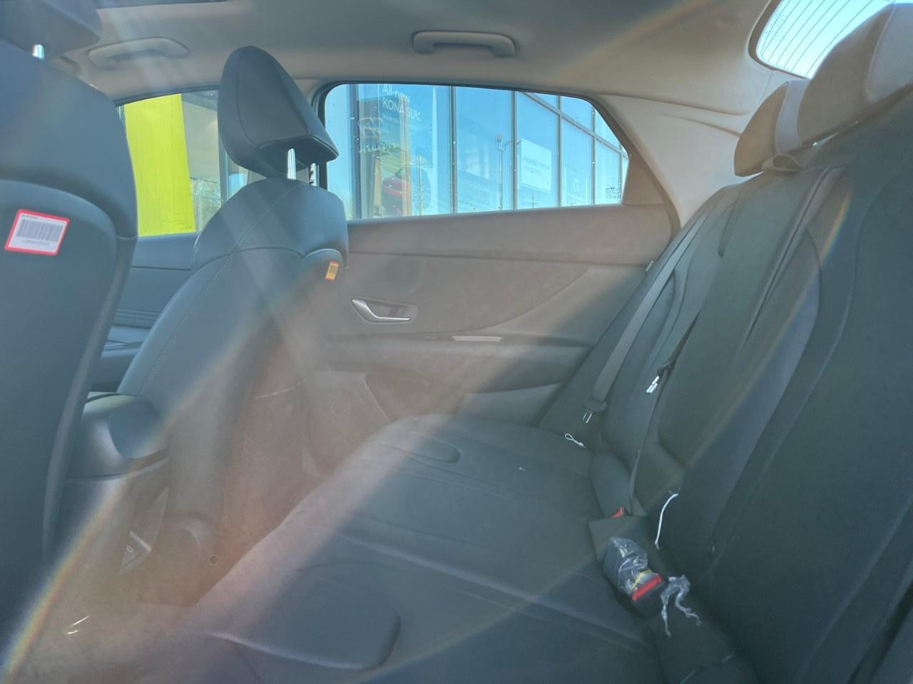 2026 Hyundai Elantra Luxury IVT Photo