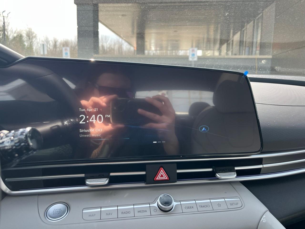 2026 Hyundai Elantra Hybrid Luxury Sedan w/Two-Tone Interior Photo