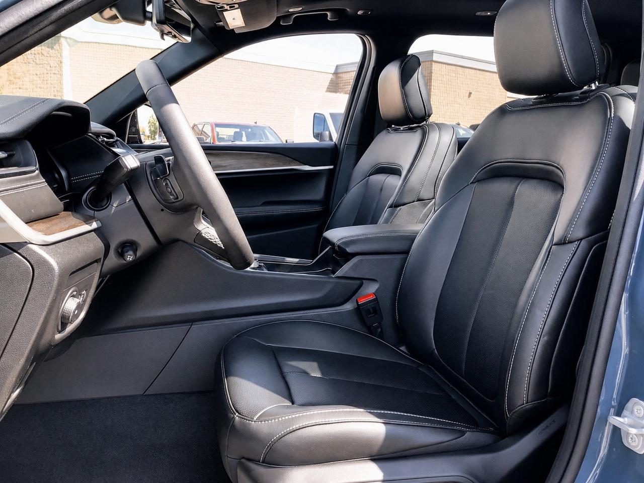 2026 Jeep Grand Cherokee L L LIMITED ALTITUDE | Pano Roof | Lux Tech 2 Photo