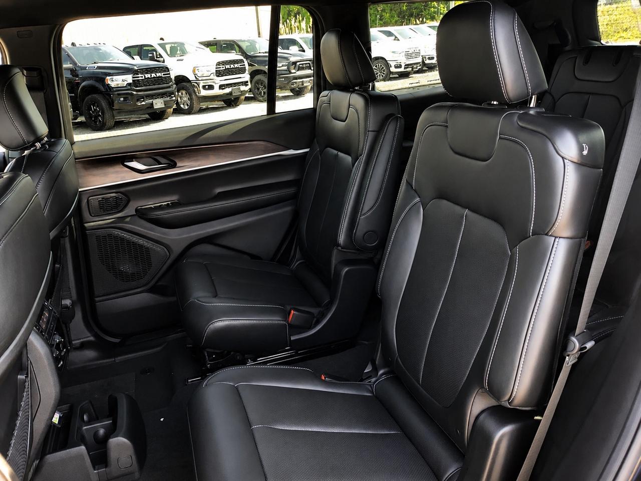 2026 Jeep Grand Cherokee L L LIMITED ALTITUDE | Pano Roof | Lux Tech 2 Photo