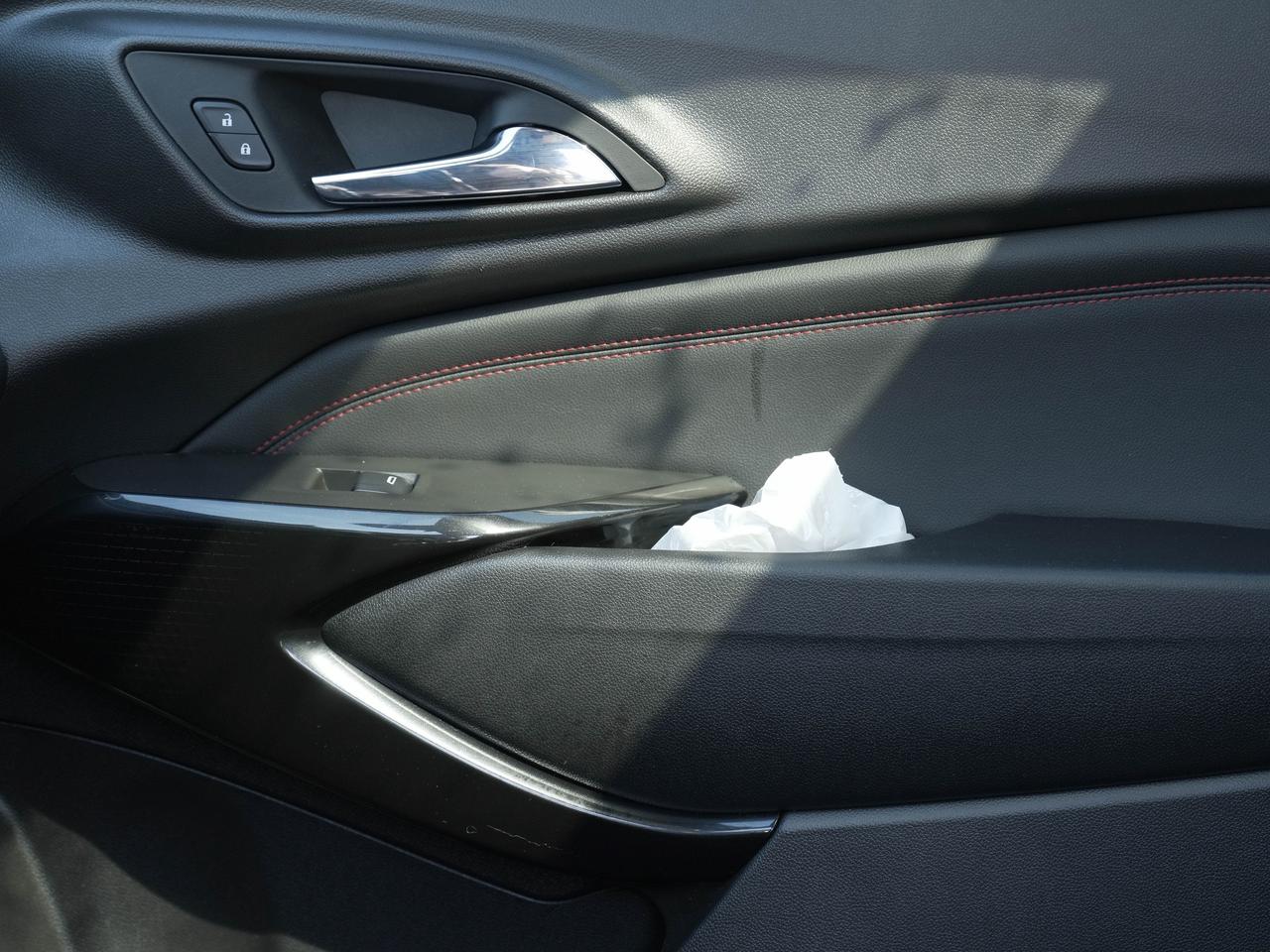 2025 Chevrolet Trax FWD 4dr 2RS | SURPRISINGLY SPACIOUS Photo